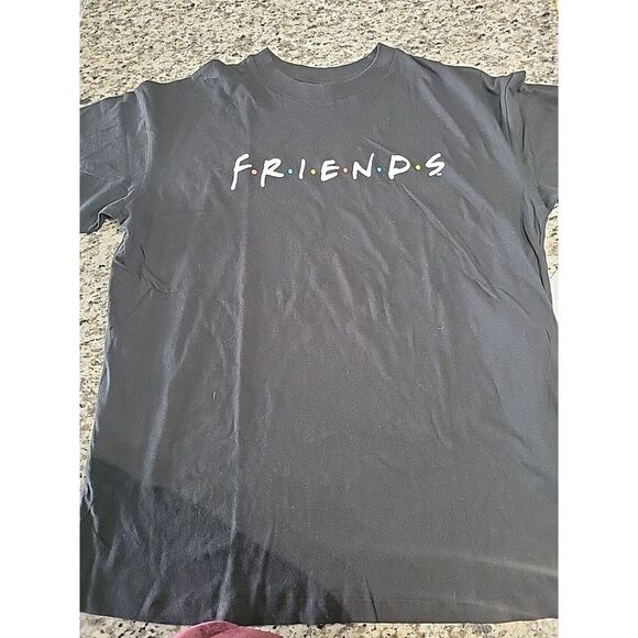 FRIENDS Other - FRIENDS T-Shirt Mens Size MED BLK w/Logo Round Neck Relaxed‎ Boyfriend Tee